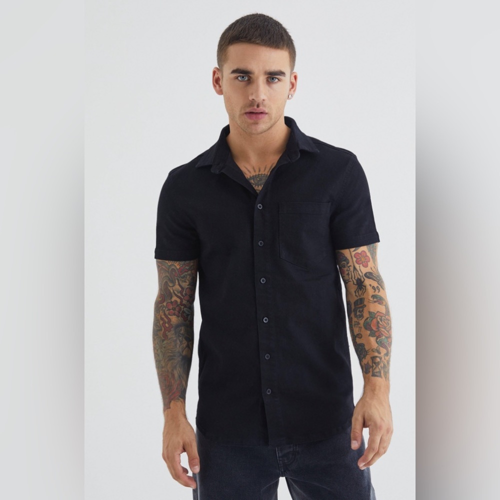Men's Black Short Sleeve Denim Button-Down Shirt